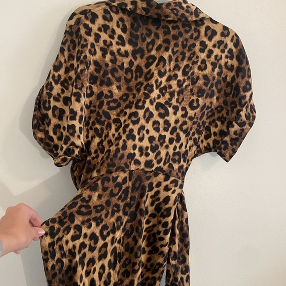 Mable NWT Vivian Leopard Midi Dress size Small - Picture 8 of 10